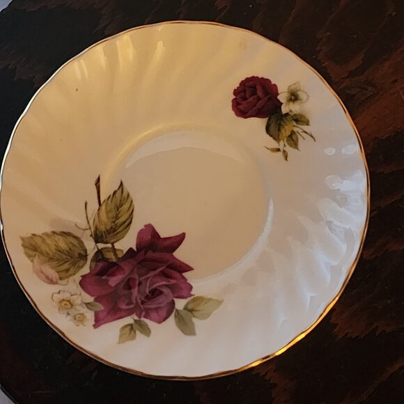 Golden Crown Fine Bone China England Purple Rose Cup and Saucer - Picture 5 of 9